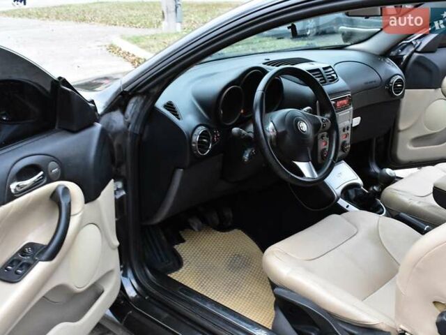 Черный Альфа Ромео ГТ, объемом двигателя 1.9 л и пробегом 227 тыс. км за 4200 $, фото 13 на Automoto.ua