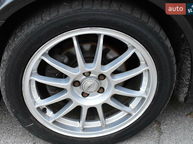 Черный Альфа Ромео ГТ, объемом двигателя 1.9 л и пробегом 227 тыс. км за 4200 $, фото 22 на Automoto.ua