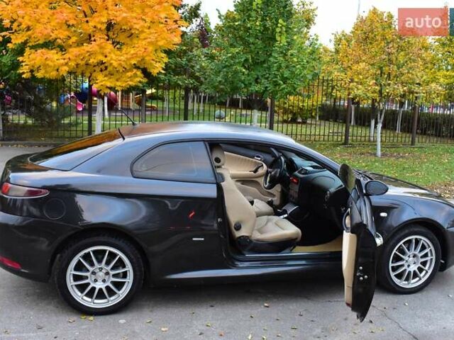 Черный Альфа Ромео ГТ, объемом двигателя 1.9 л и пробегом 227 тыс. км за 4200 $, фото 18 на Automoto.ua
