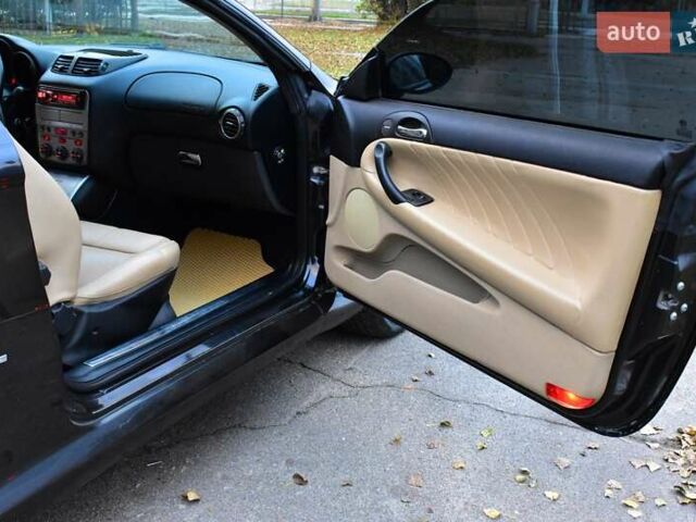 Черный Альфа Ромео ГТ, объемом двигателя 1.9 л и пробегом 227 тыс. км за 4200 $, фото 16 на Automoto.ua