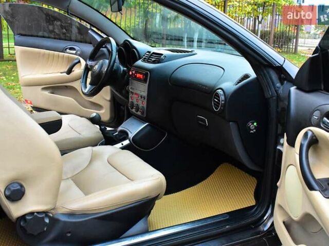 Черный Альфа Ромео ГТ, объемом двигателя 1.9 л и пробегом 227 тыс. км за 4200 $, фото 14 на Automoto.ua