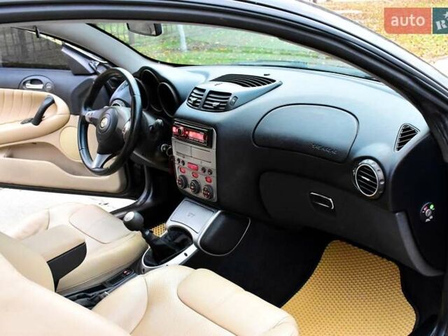 Черный Альфа Ромео ГТ, объемом двигателя 1.9 л и пробегом 227 тыс. км за 4200 $, фото 8 на Automoto.ua