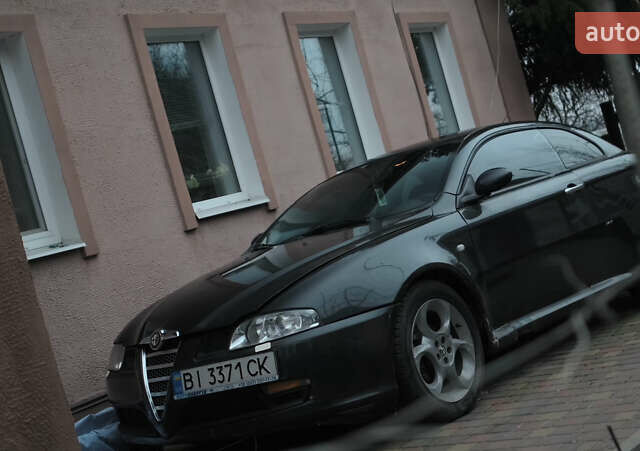Черный Альфа Ромео ГТ, объемом двигателя 1.97 л и пробегом 120 тыс. км за 3500 $, фото 1 на Automoto.ua
