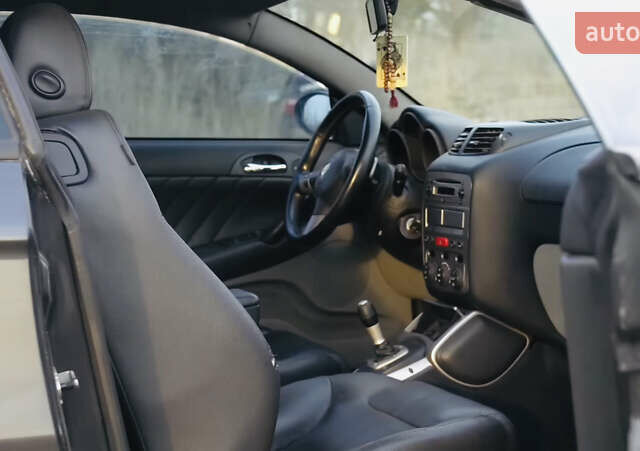 Черный Альфа Ромео ГТ, объемом двигателя 1.97 л и пробегом 120 тыс. км за 3500 $, фото 18 на Automoto.ua