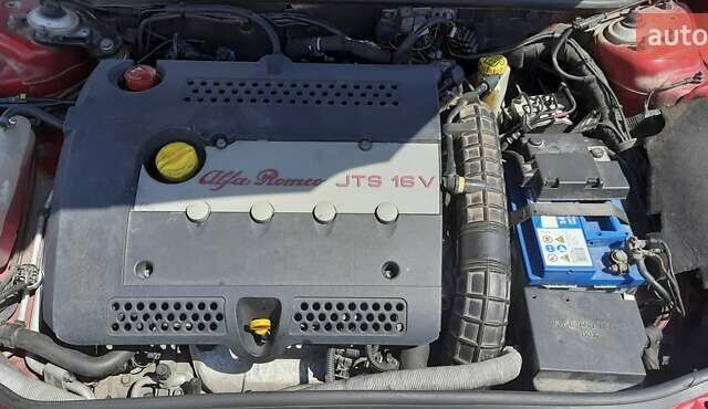 Червоний Альфа Ромео GT, об'ємом двигуна 1.97 л та пробігом 172 тис. км за 4150 $, фото 21 на Automoto.ua