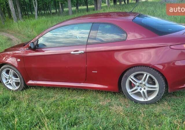 Червоний Альфа Ромео GT, об'ємом двигуна 1.97 л та пробігом 129 тис. км за 4100 $, фото 8 на Automoto.ua