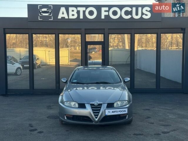 Серый Альфа Ромео ГТ, объемом двигателя 1.97 л и пробегом 196 тыс. км за 5590 $, фото 2 на Automoto.ua