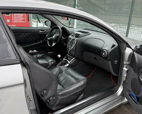 Сірий Альфа Ромео GT, об'ємом двигуна 1.97 л та пробігом 195 тис. км за 4600 $, фото 5 на Automoto.ua