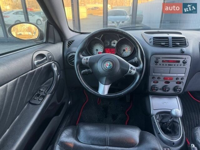 Серый Альфа Ромео ГТ, объемом двигателя 1.97 л и пробегом 196 тыс. км за 5590 $, фото 11 на Automoto.ua