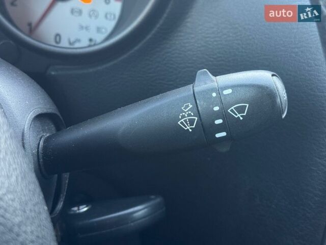 Серый Альфа Ромео ГТ, объемом двигателя 1.97 л и пробегом 196 тыс. км за 5590 $, фото 19 на Automoto.ua