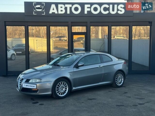 Серый Альфа Ромео ГТ, объемом двигателя 1.97 л и пробегом 196 тыс. км за 5590 $, фото 3 на Automoto.ua