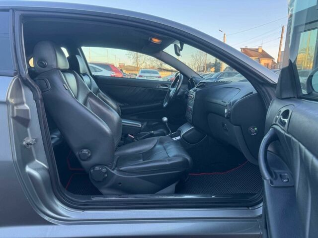 Серый Альфа Ромео ГТ, объемом двигателя 2 л и пробегом 196 тыс. км за 4790 $, фото 9 на Automoto.ua