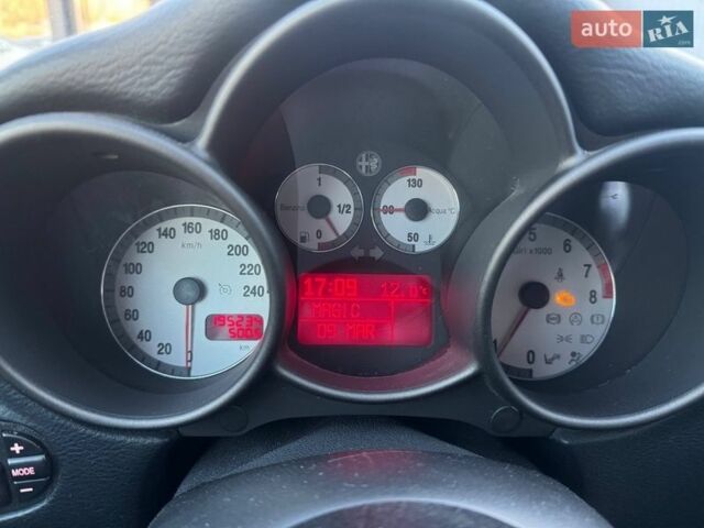 Серый Альфа Ромео ГТ, объемом двигателя 1.97 л и пробегом 196 тыс. км за 5590 $, фото 17 на Automoto.ua