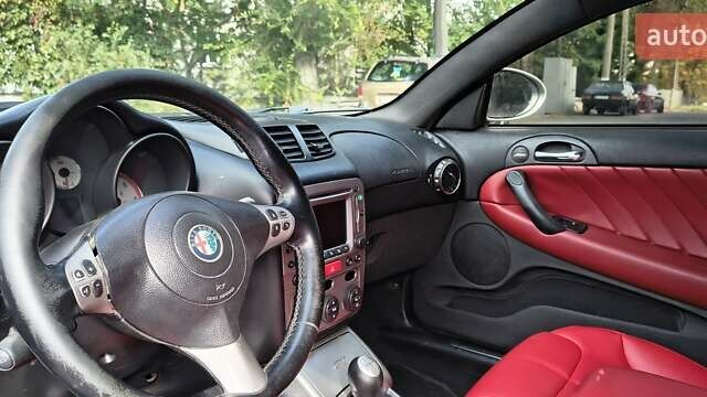 Серый Альфа Ромео ГТ, объемом двигателя 1.91 л и пробегом 268 тыс. км за 3650 $, фото 8 на Automoto.ua