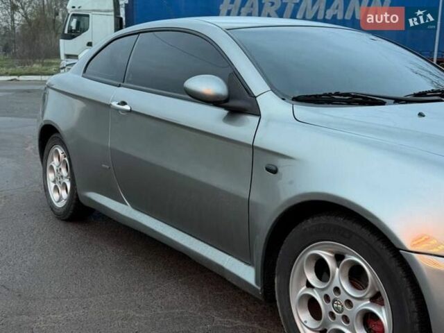 Серый Альфа Ромео ГТ, объемом двигателя 1.91 л и пробегом 245 тыс. км за 3999 $, фото 26 на Automoto.ua