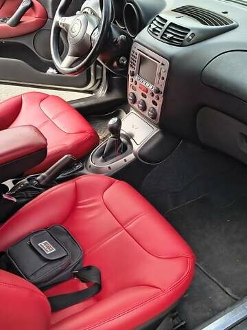 Серый Альфа Ромео ГТ, объемом двигателя 1.91 л и пробегом 268 тыс. км за 3650 $, фото 7 на Automoto.ua