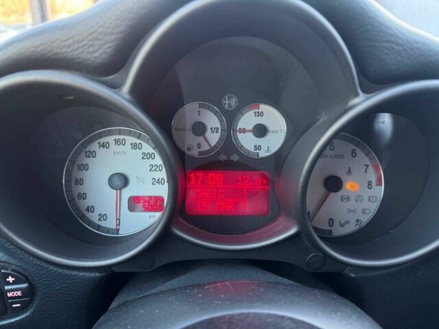 Серый Альфа Ромео ГТ, объемом двигателя 2 л и пробегом 196 тыс. км за 4790 $, фото 17 на Automoto.ua