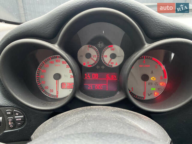 Сірий Альфа Ромео GT, об'ємом двигуна 1.9 л та пробігом 268 тис. км за 3000 $, фото 19 на Automoto.ua