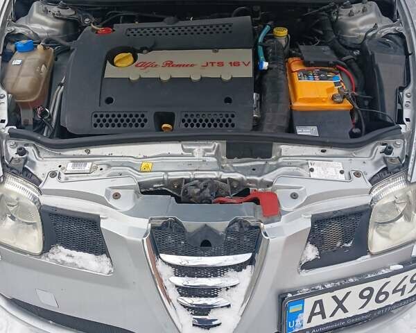 Серый Альфа Ромео ГТ, объемом двигателя 1.97 л и пробегом 190 тыс. км за 3700 $, фото 21 на Automoto.ua