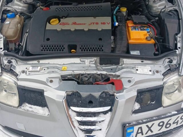 Серый Альфа Ромео ГТ, объемом двигателя 2 л и пробегом 190 тыс. км за 3600 $, фото 15 на Automoto.ua