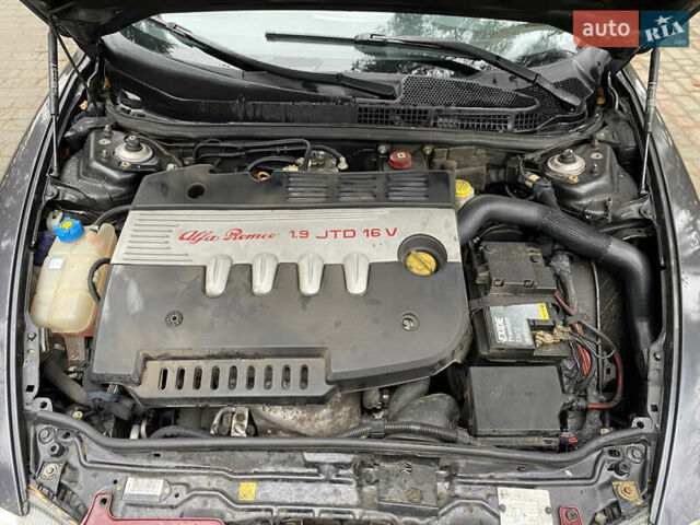 Сірий Альфа Ромео GT, об'ємом двигуна 1.9 л та пробігом 268 тис. км за 3000 $, фото 13 на Automoto.ua