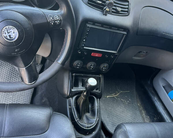 Альфа Ромео ГТ 2005 в Черновцах на Automoto.ua Серый Альфа Ромео ГТ, объемом двигателя 1.9 л и пробегом 200 тыс. км за 1999 $, фото 7 на Automoto.ua