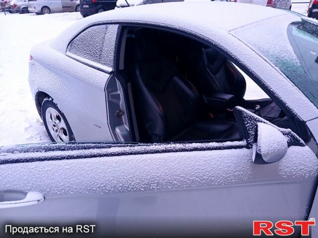 Сірий Альфа Ромео GT, об'ємом двигуна 2 л та пробігом 150 тис. км за 3999 $, фото 4 на Automoto.ua