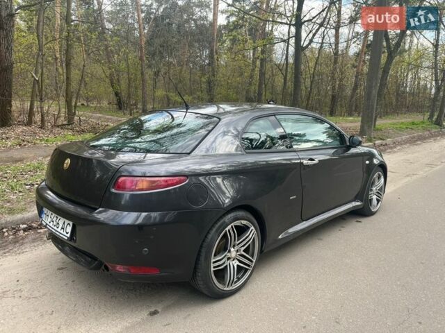 Серый Альфа Ромео ГТ, объемом двигателя 1.97 л и пробегом 196 тыс. км за 3500 $, фото 5 на Automoto.ua
