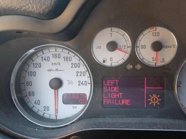 Серый Альфа Ромео ГТ, объемом двигателя 1.9 л и пробегом 273 тыс. км за 3000 $, фото 5 на Automoto.ua