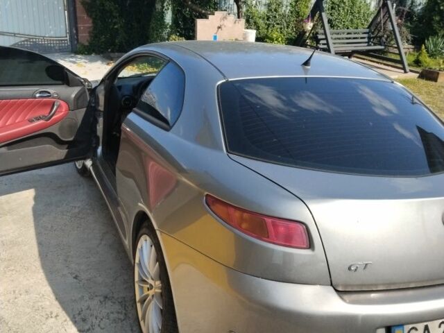 Серый Альфа Ромео ГТ, объемом двигателя 1.9 л и пробегом 273 тыс. км за 3000 $, фото 6 на Automoto.ua