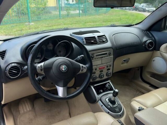 Синий Альфа Ромео ГТ, объемом двигателя 2 л и пробегом 198 тыс. км за 3000 $, фото 7 на Automoto.ua