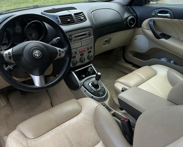 Синий Альфа Ромео ГТ, объемом двигателя 1.97 л и пробегом 200 тыс. км за 4600 $, фото 10 на Automoto.ua