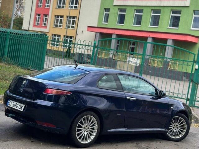 Синий Альфа Ромео ГТ, объемом двигателя 2 л и пробегом 198 тыс. км за 3000 $, фото 1 на Automoto.ua