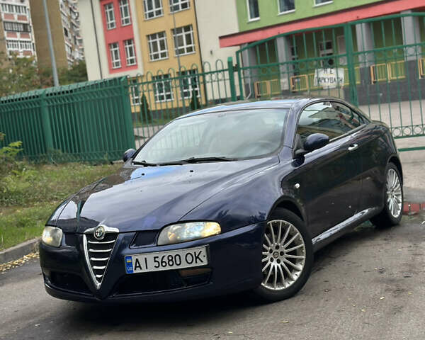 Синий Альфа Ромео ГТ, объемом двигателя 1.97 л и пробегом 200 тыс. км за 4600 $, фото 2 на Automoto.ua