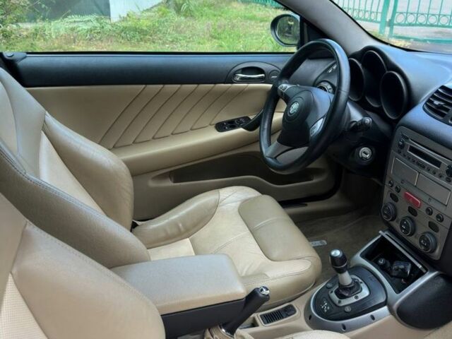 Синий Альфа Ромео ГТ, объемом двигателя 2 л и пробегом 198 тыс. км за 3000 $, фото 6 на Automoto.ua