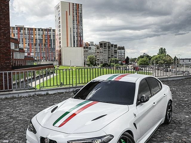 Білий Альфа Ромео Джулія, об'ємом двигуна 2.89 л та пробігом 77 тис. км за 43000 $, фото 8 на Automoto.ua