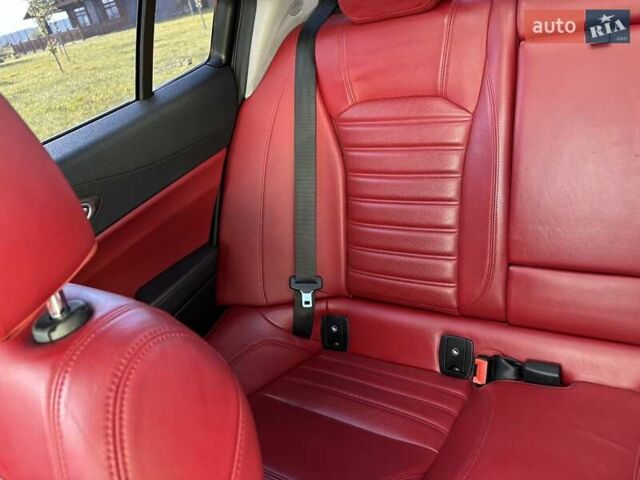 Белый Альфа Ромео Джулия, объемом двигателя 2 л и пробегом 146 тыс. км за 19700 $, фото 14 на Automoto.ua