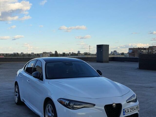 Білий Альфа Ромео Джулія, об'ємом двигуна 2 л та пробігом 98 тис. км за 22800 $, фото 43 на Automoto.ua