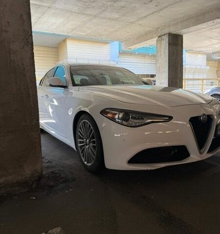 Білий Альфа Ромео Джулія, об'ємом двигуна 2 л та пробігом 87 тис. км за 20500 $, фото 1 на Automoto.ua