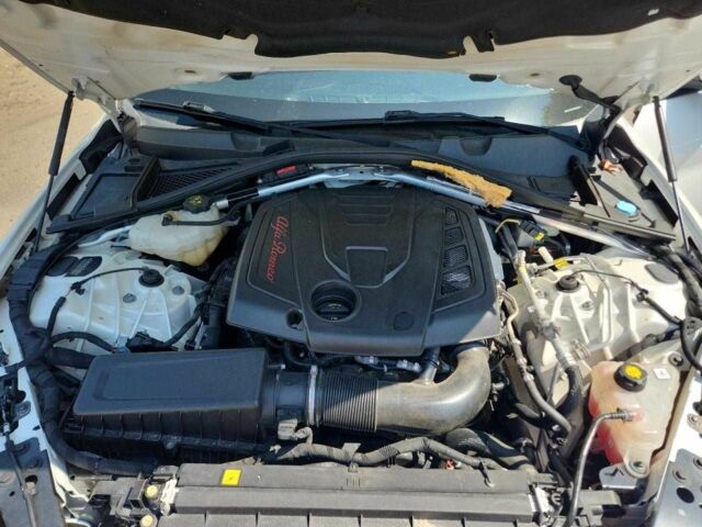 Білий Альфа Ромео Джулія, об'ємом двигуна 2 л та пробігом 95 тис. км за 3800 $, фото 10 на Automoto.ua