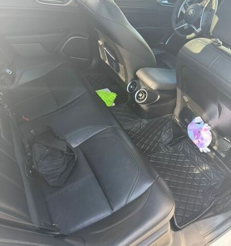 Белый Альфа Ромео Джулия, объемом двигателя 2 л и пробегом 137 тыс. км за 19500 $, фото 5 на Automoto.ua