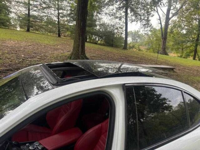 Белый Альфа Ромео Джулия, объемом двигателя 2 л и пробегом 56 тыс. км за 5400 $, фото 11 на Automoto.ua