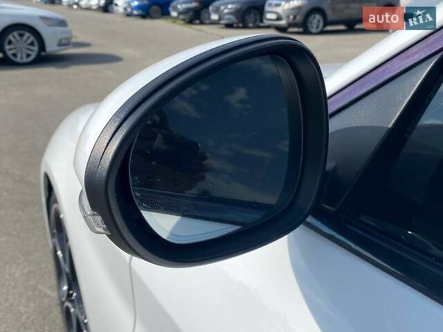 Білий Альфа Ромео Джулія, об'ємом двигуна 2 л та пробігом 48 тис. км за 22900 $, фото 27 на Automoto.ua