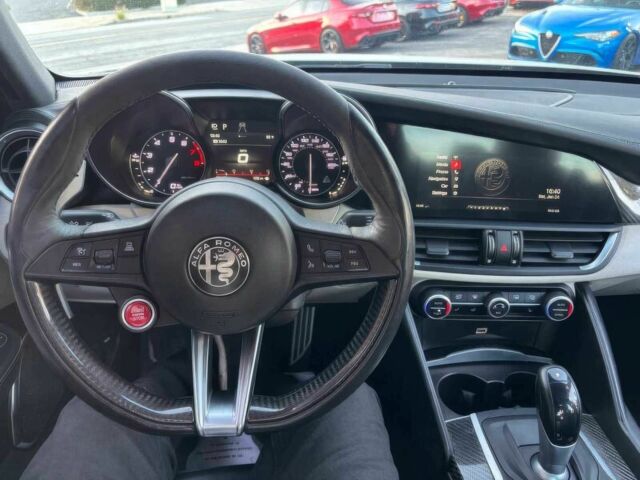 Білий Альфа Ромео Джулія, об'ємом двигуна 2.9 л та пробігом 58 тис. км за 5000 $, фото 8 на Automoto.ua