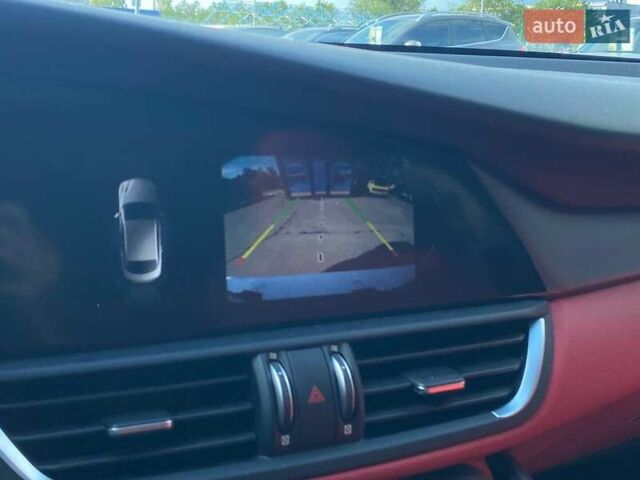 Білий Альфа Ромео Джулія, об'ємом двигуна 2 л та пробігом 48 тис. км за 22900 $, фото 32 на Automoto.ua