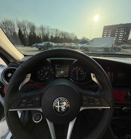 Білий Альфа Ромео Джулія, об'ємом двигуна 2 л та пробігом 89 тис. км за 23000 $, фото 17 на Automoto.ua