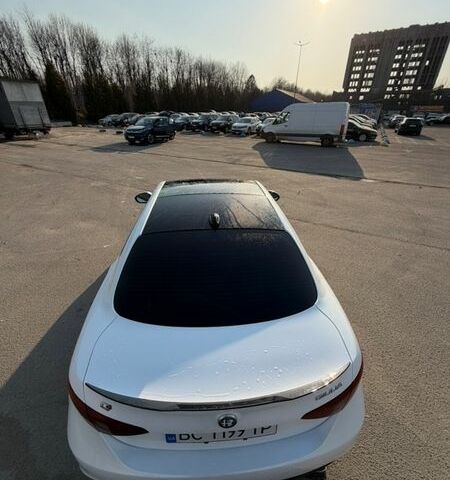 Білий Альфа Ромео Джулія, об'ємом двигуна 2 л та пробігом 89 тис. км за 23000 $, фото 6 на Automoto.ua