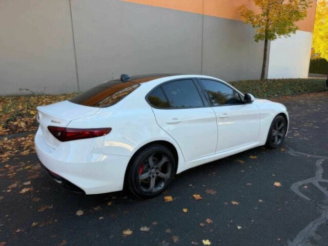 Белый Альфа Ромео Джулия, объемом двигателя 2 л и пробегом 33 тыс. км за 5000 $, фото 6 на Automoto.ua