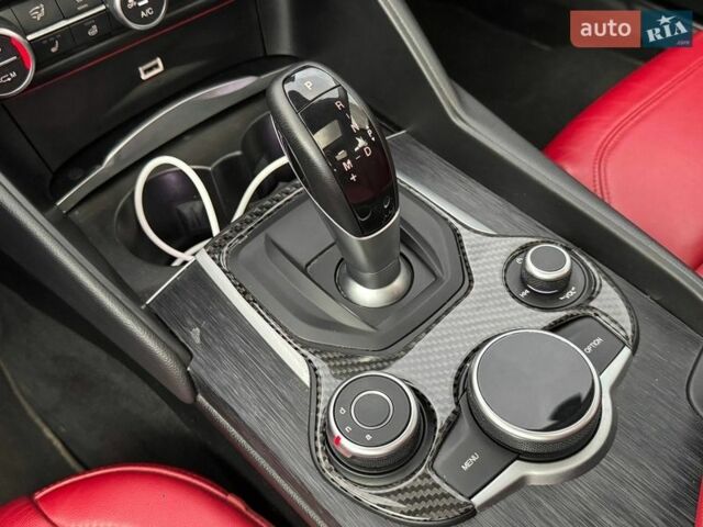 Белый Альфа Ромео Джулия, объемом двигателя 2 л и пробегом 59 тыс. км за 23490 $, фото 14 на Automoto.ua