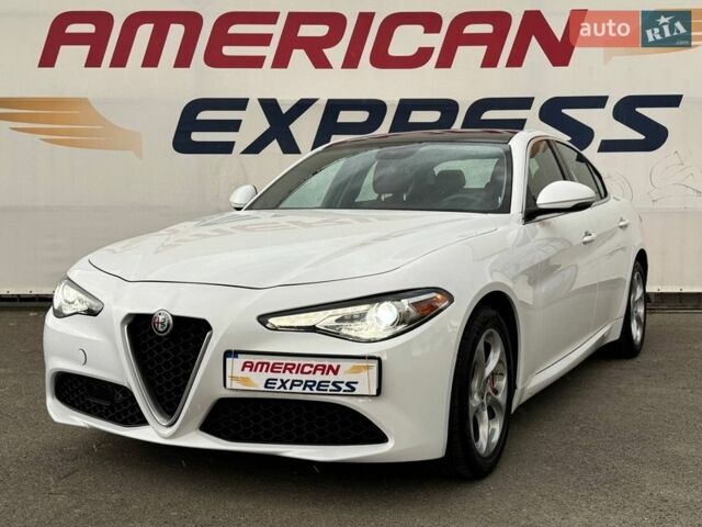 Белый Альфа Ромео Джулия, объемом двигателя 2 л и пробегом 59 тыс. км за 23490 $, фото 3 на Automoto.ua